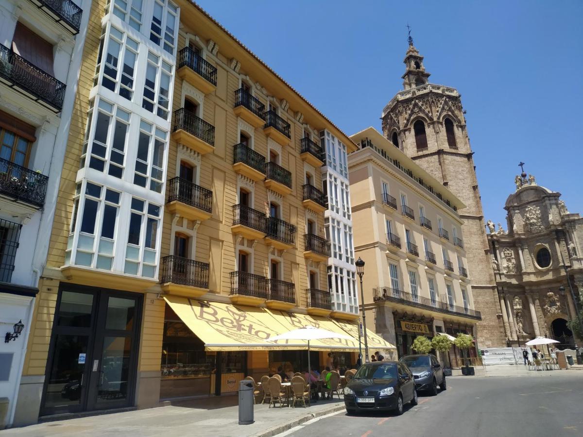Flats Friends Plaza De La Reina Hotel Valencia Bagian luar foto