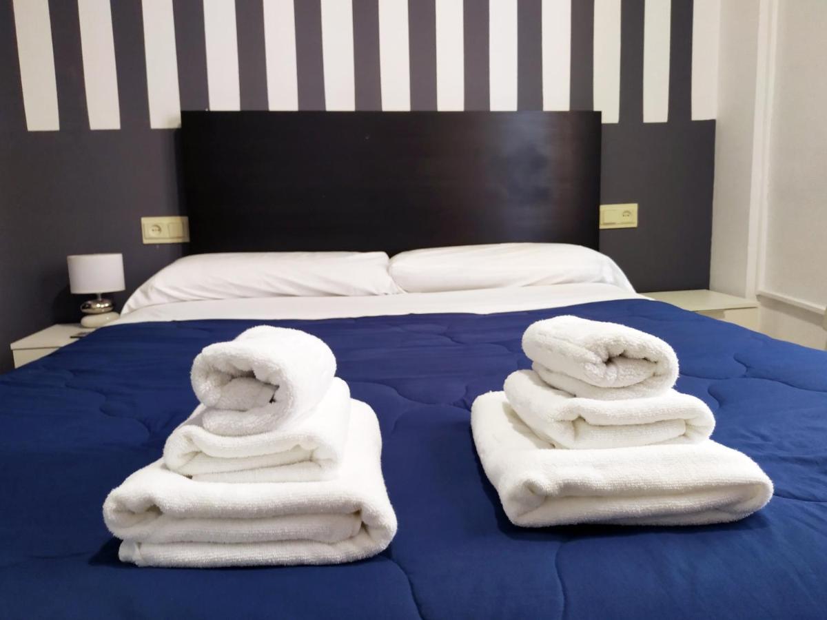Flats Friends Plaza De La Reina Hotel Valencia Bagian luar foto