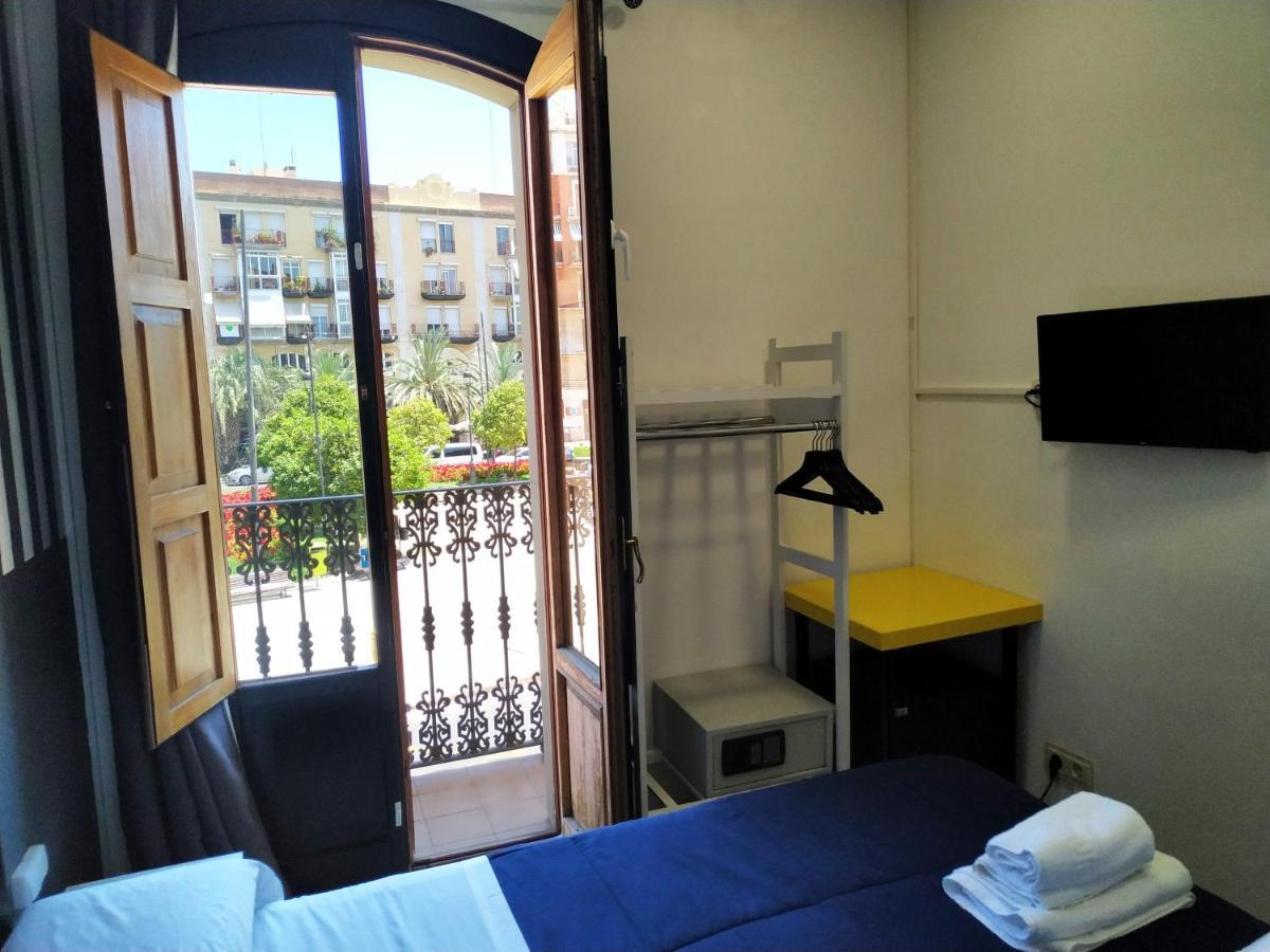 Flats Friends Plaza De La Reina Hotel Valencia Bagian luar foto