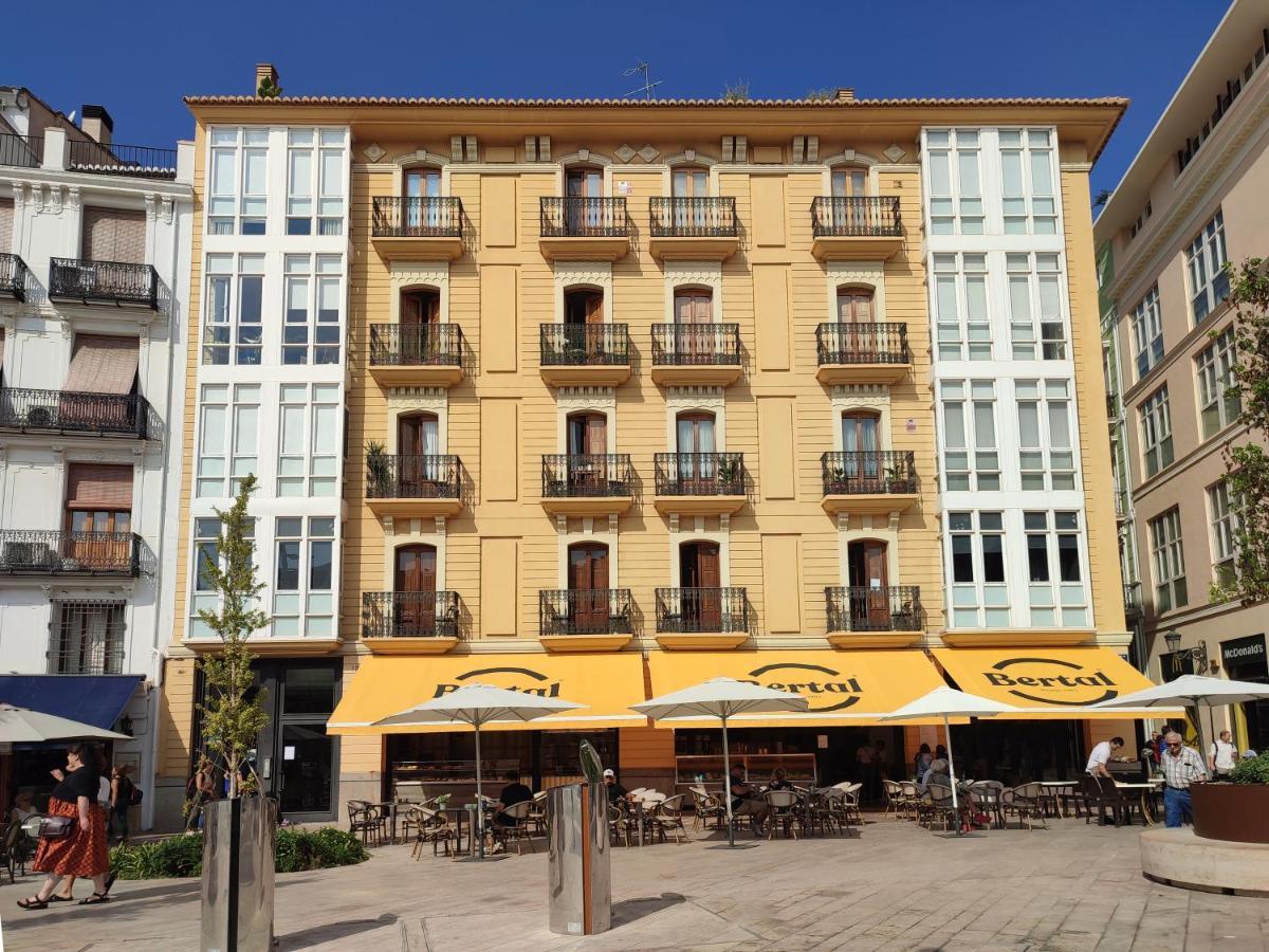 Flats Friends Plaza De La Reina Hotel Valencia Bagian luar foto